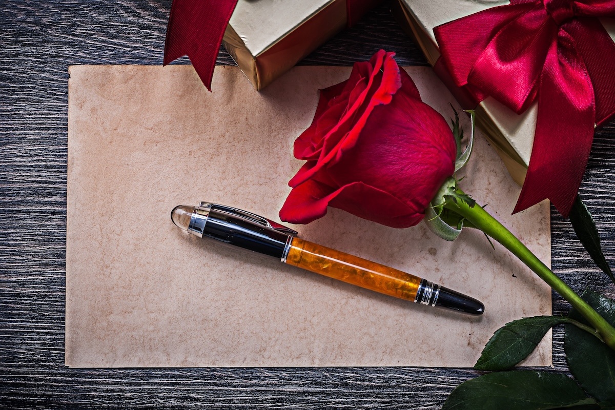 How to Write a Romantic Postcard to Your Partner